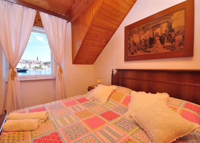 Vila Gariful Milna (Brac)